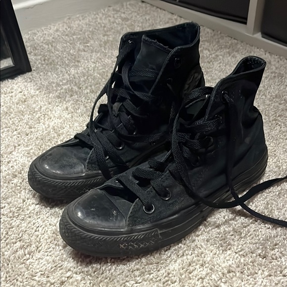 All Black High-Top converse - Picture 1 of 4
